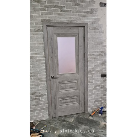 Фото дверей Камила Новый Стиль орех скандинавский с матовым стеклом в интерьере